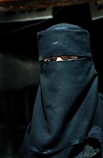 150px-muslim_woman_in_yemen